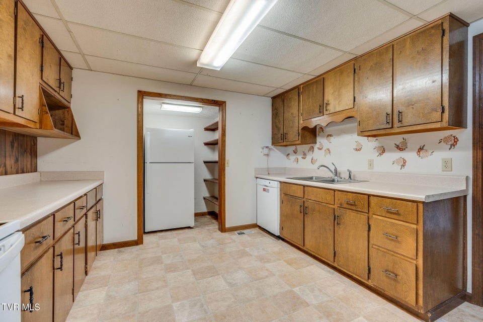 Photo #8: 241 Fontana Street