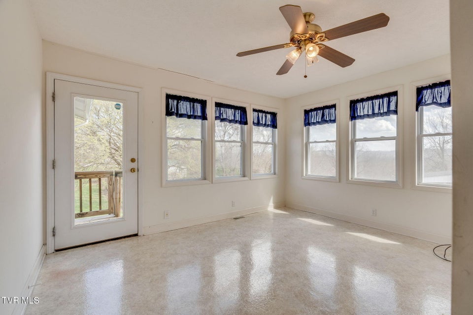 Photo #10: 241 Fontana Street