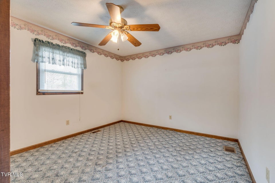 Photo #13: 241 Fontana Street