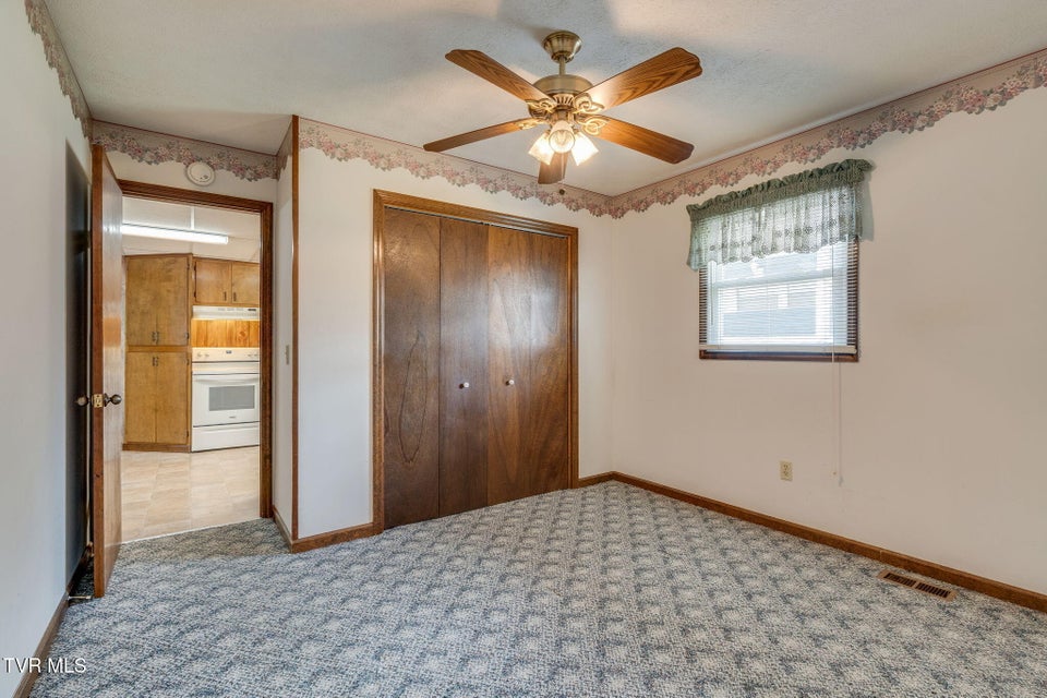 Photo #14: 241 Fontana Street