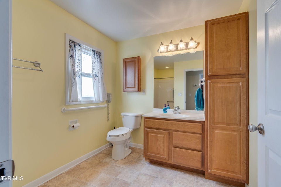 Photo #15: 241 Fontana Street