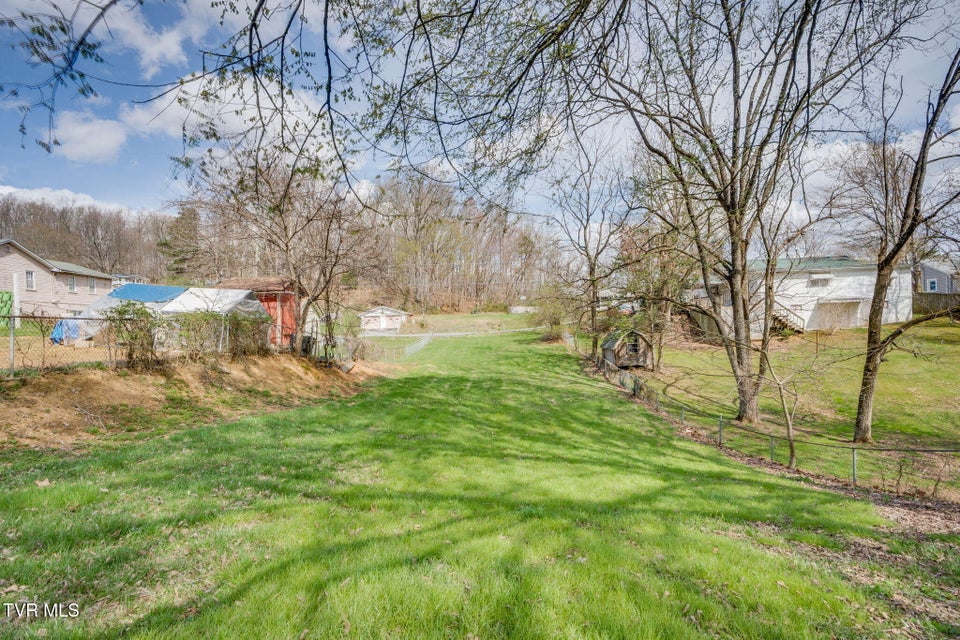 Photo #24: 241 Fontana Street