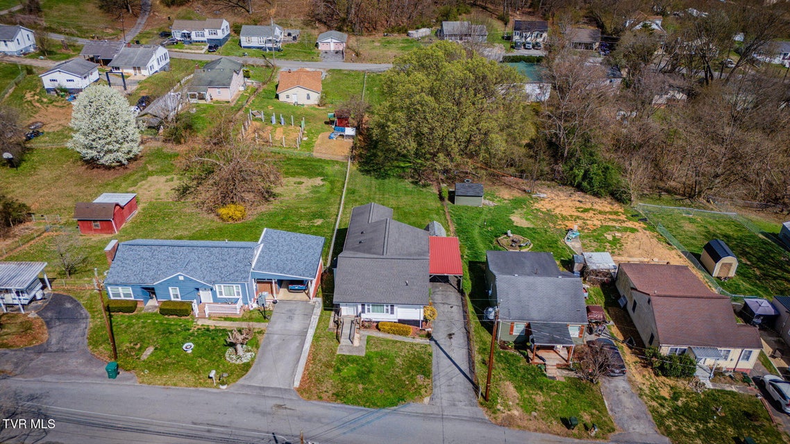 Photo #26: 241 Fontana Street