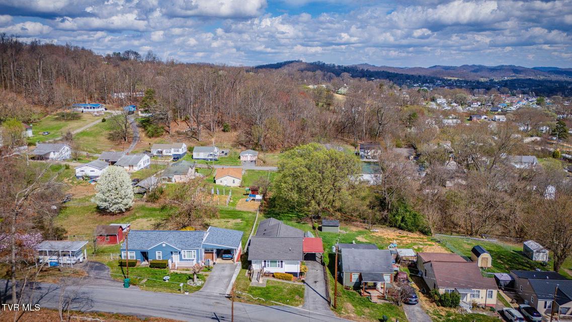 Photo #27: 241 Fontana Street