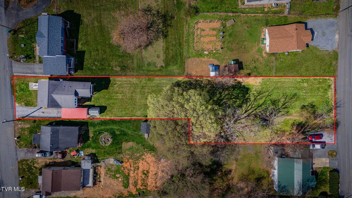 Photo #32: 241 Fontana Street