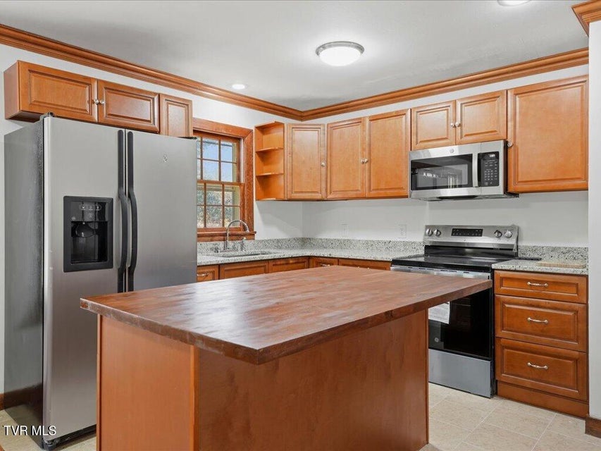 Photo #9: 541 Big Springs Drive