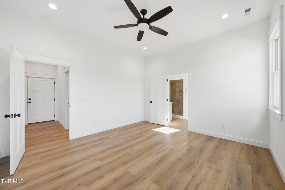 Photo #23: 1082 Brumit 