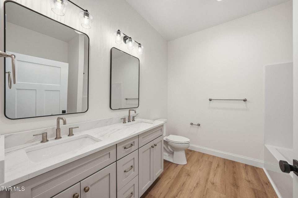 Photo #52: 1082 Brumit 