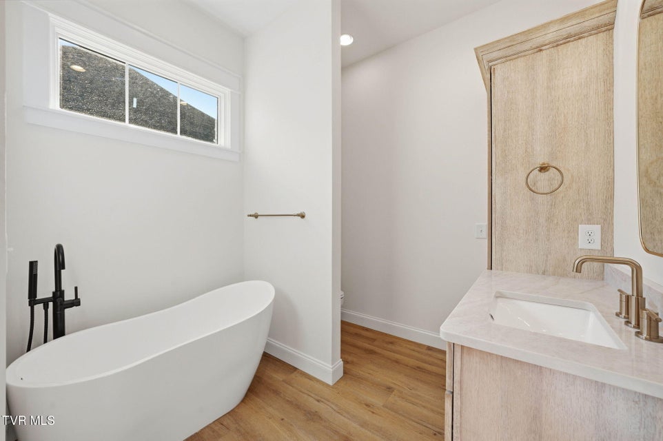 Photo #25: 1082 Brumit 