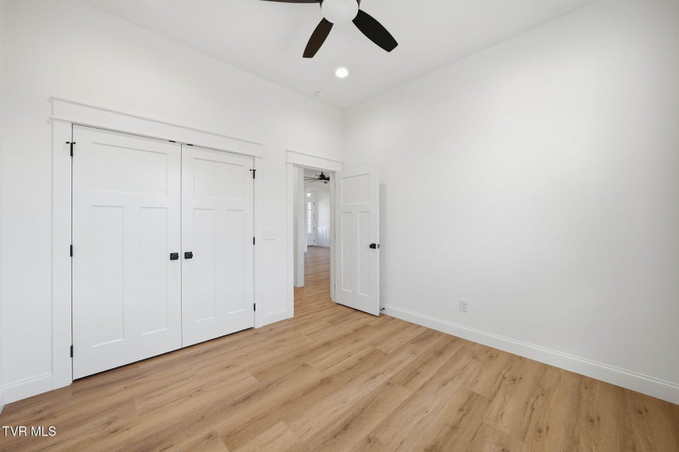 Photo #34: 1082 Brumit 