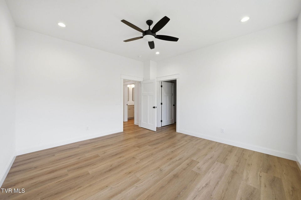 Photo #54: 1082 Brumit 