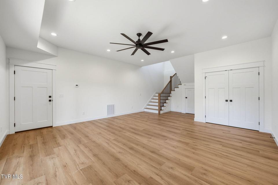 Photo #45: 1082 Brumit 