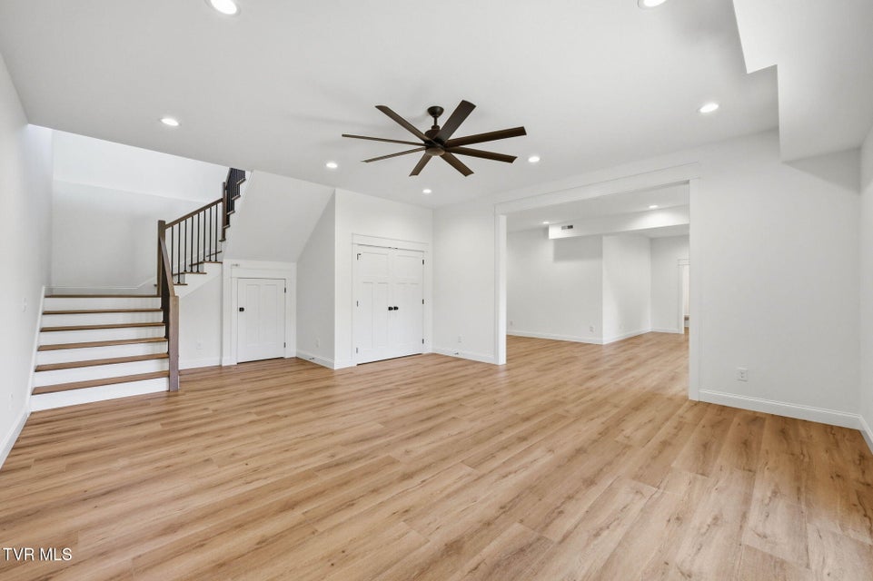 Photo #44: 1082 Brumit 