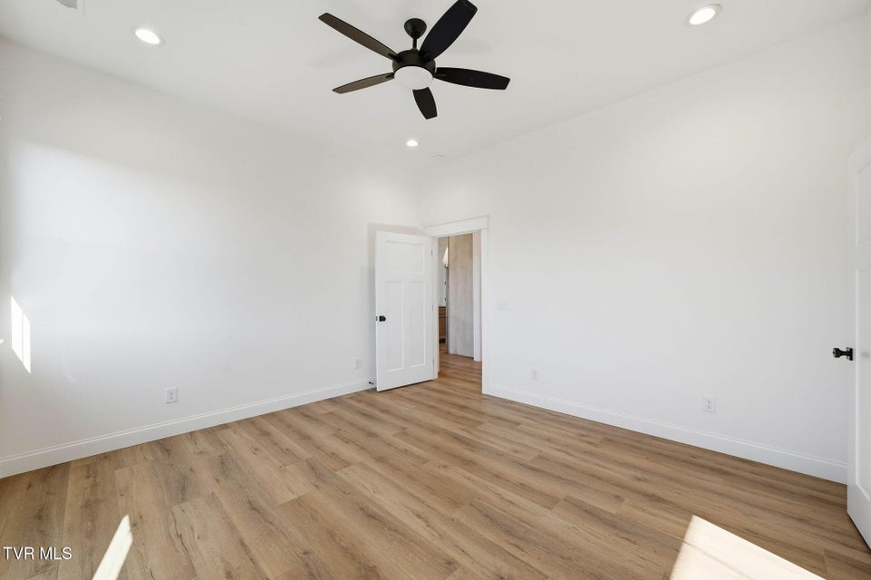 Photo #24: 1082 Brumit 