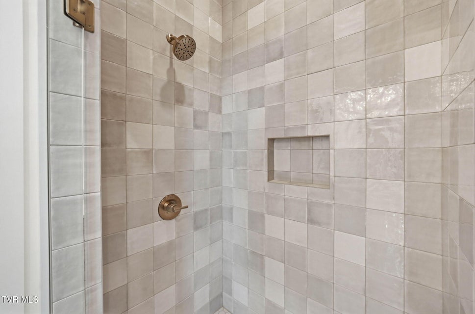 Photo #29: 1082 Brumit 