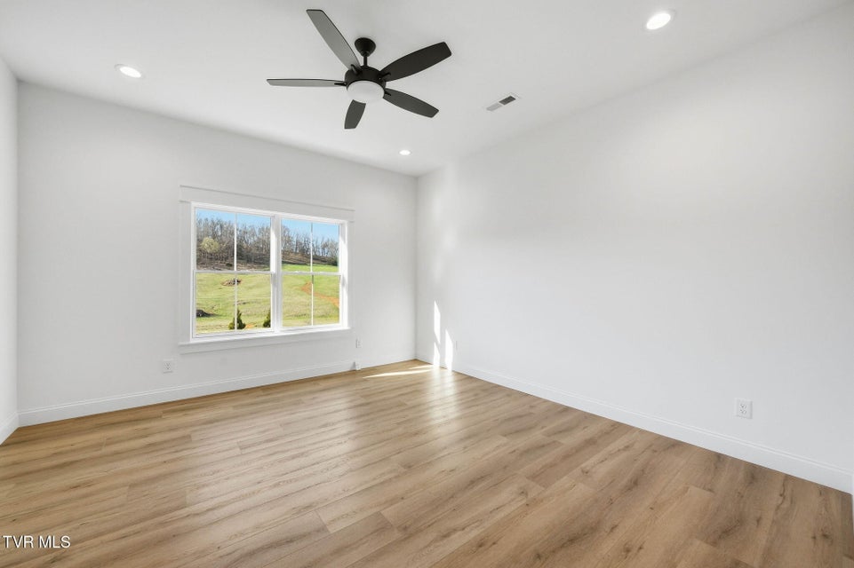 Photo #32: 1082 Brumit 