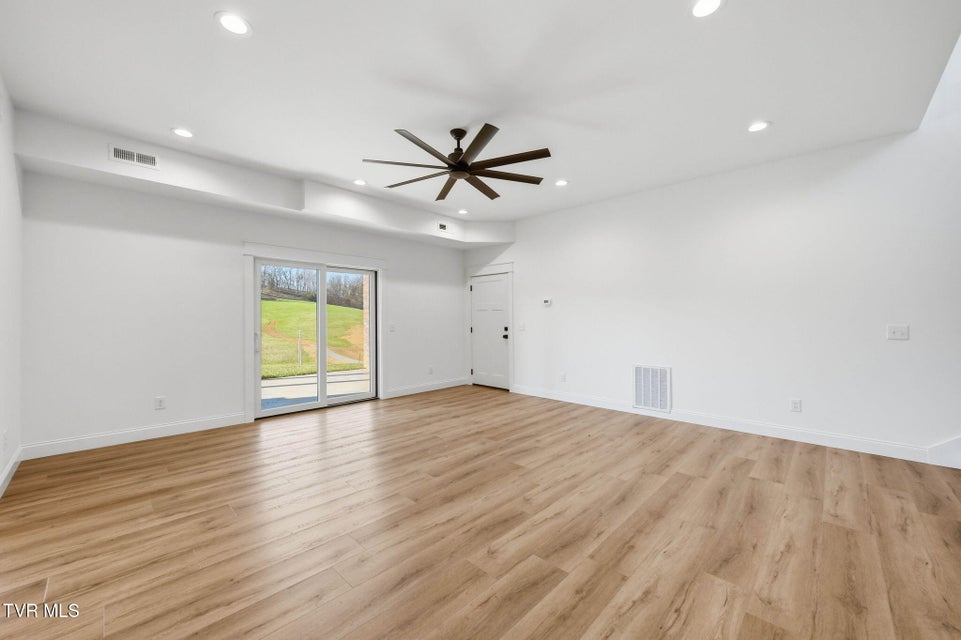 Photo #47: 1082 Brumit 