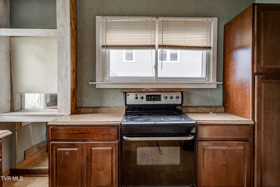 Photo #6: 124 Elm Avenue