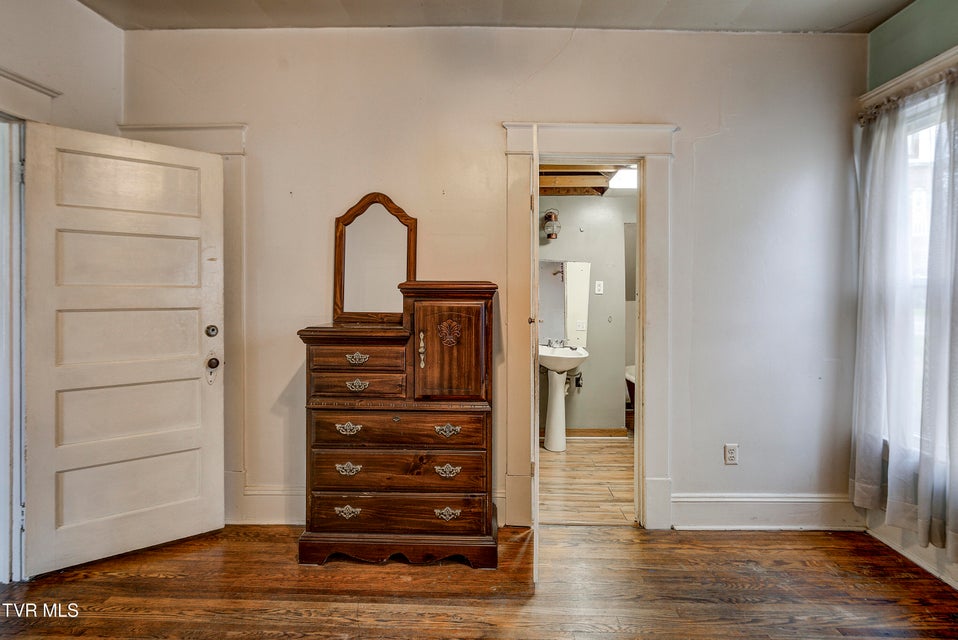 Photo #10: 124 Elm Avenue