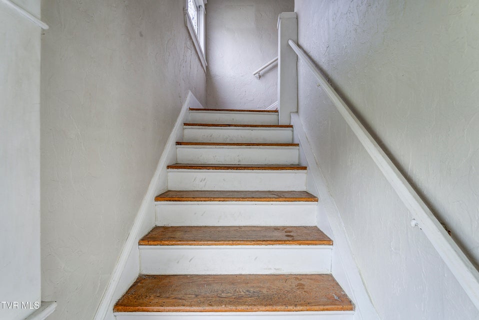 Photo #15: 124 Elm Avenue