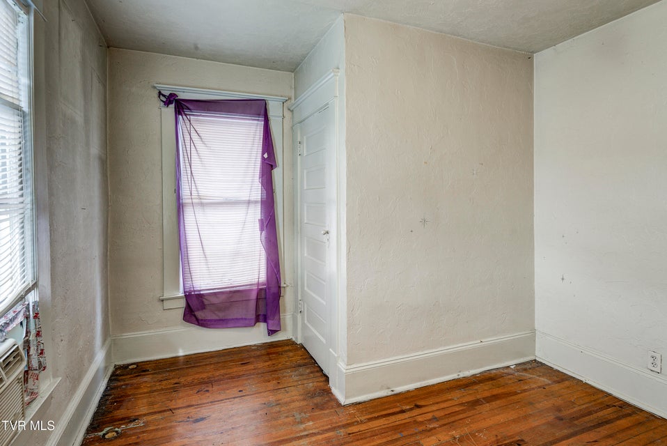 Photo #18: 124 Elm Avenue