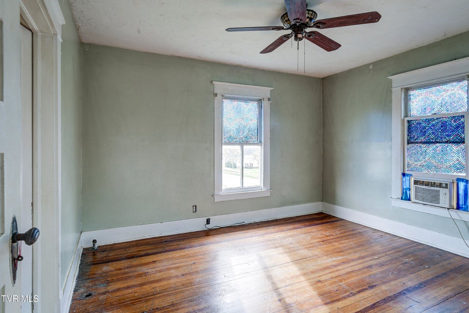 Photo #21: 124 Elm Avenue