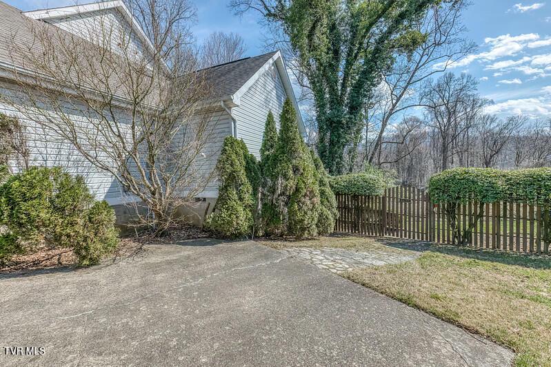 Photo #66: 8 University Place