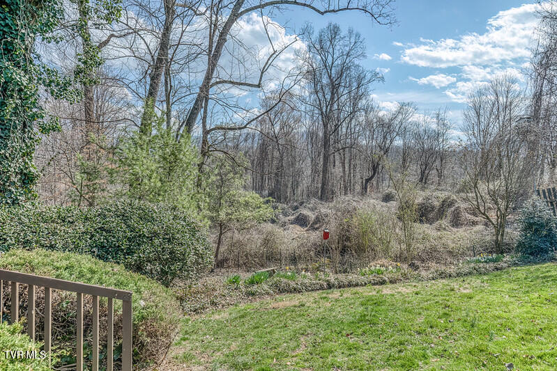 Photo #62: 8 University Place