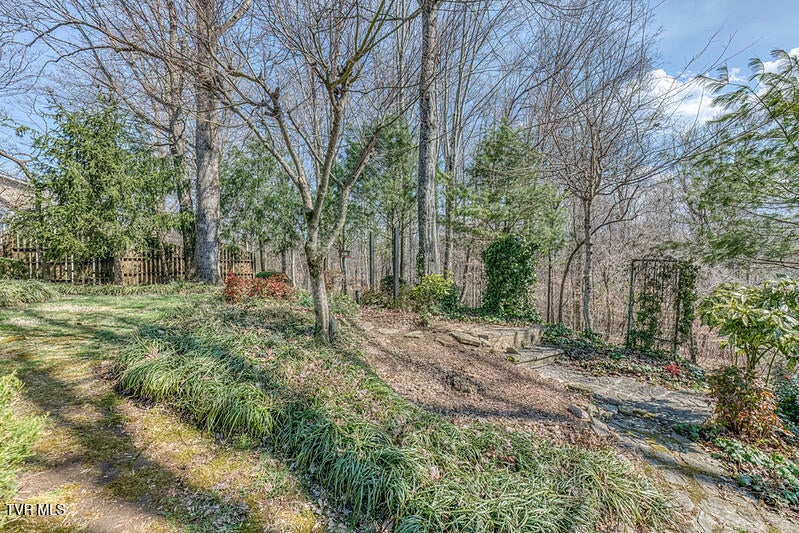 Photo #57: 8 University Place