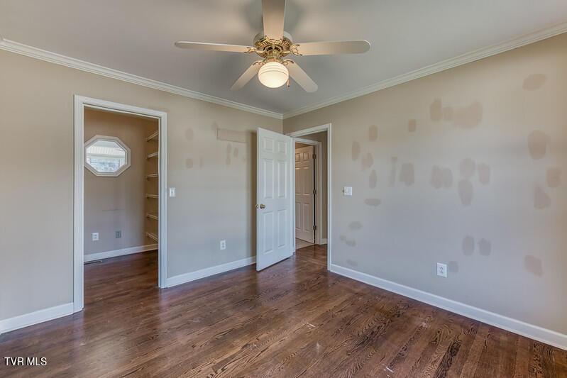 Photo #42: 8 University Place