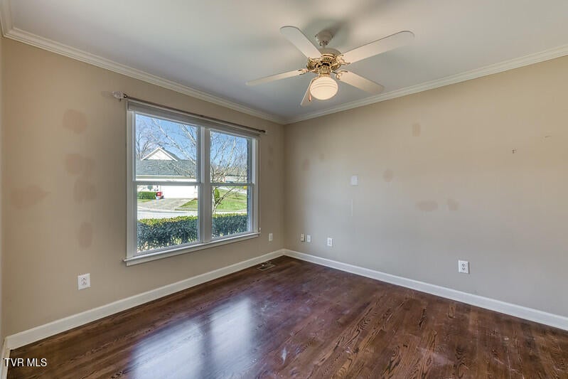 Photo #41: 8 University Place