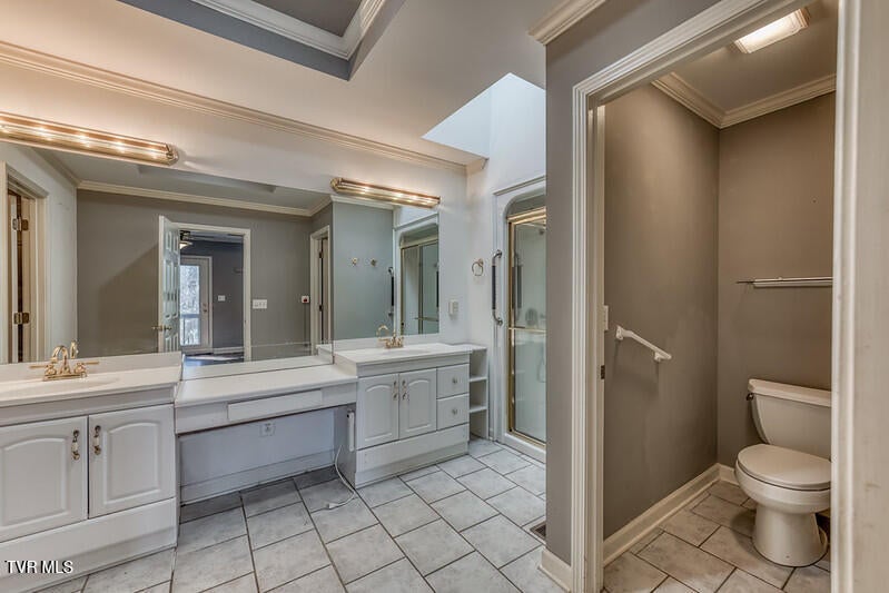 Photo #32: 8 University Place