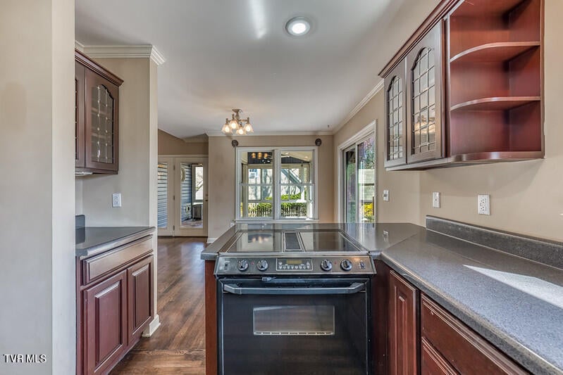 Photo #18: 8 University Place