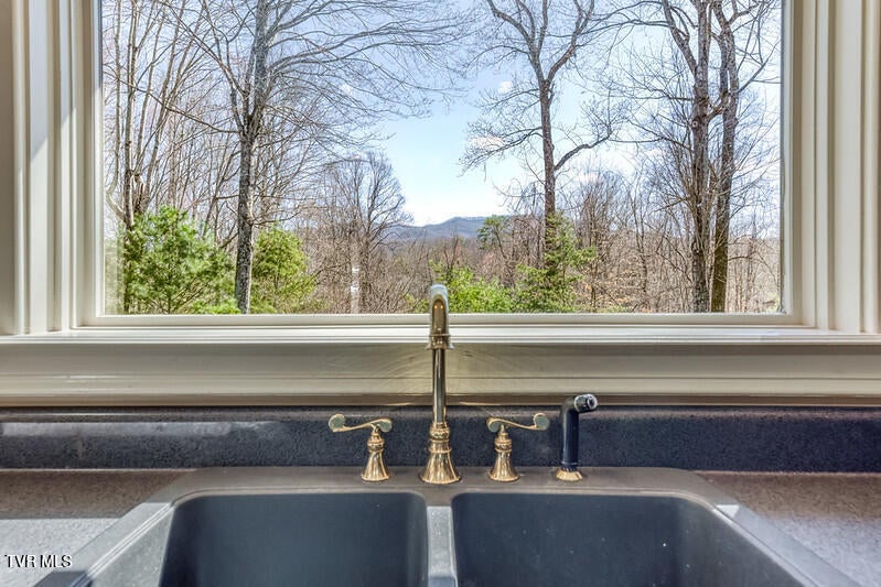 Photo #16: 8 University Place