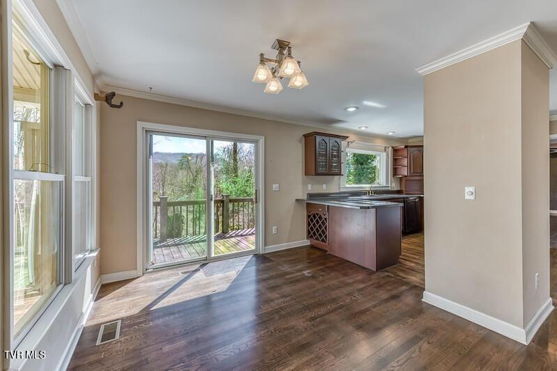 Photo #11: 8 University Place