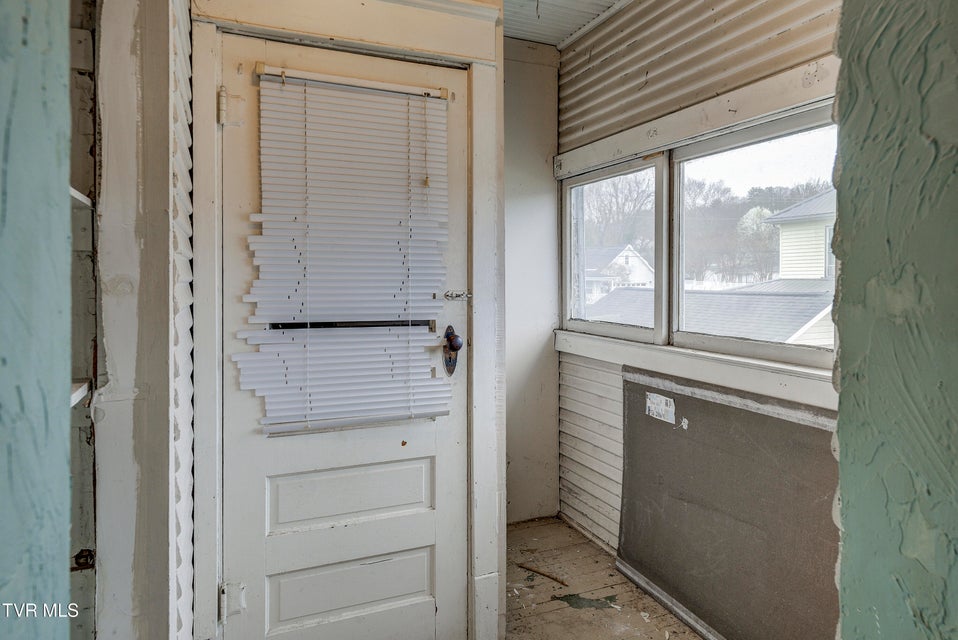 Photo #31: 124 Elm Avenue