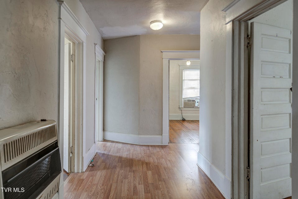 Photo #32: 124 Elm Avenue