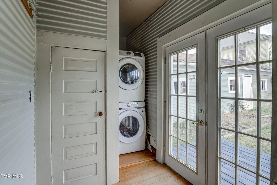 Photo #33: 124 Elm Avenue