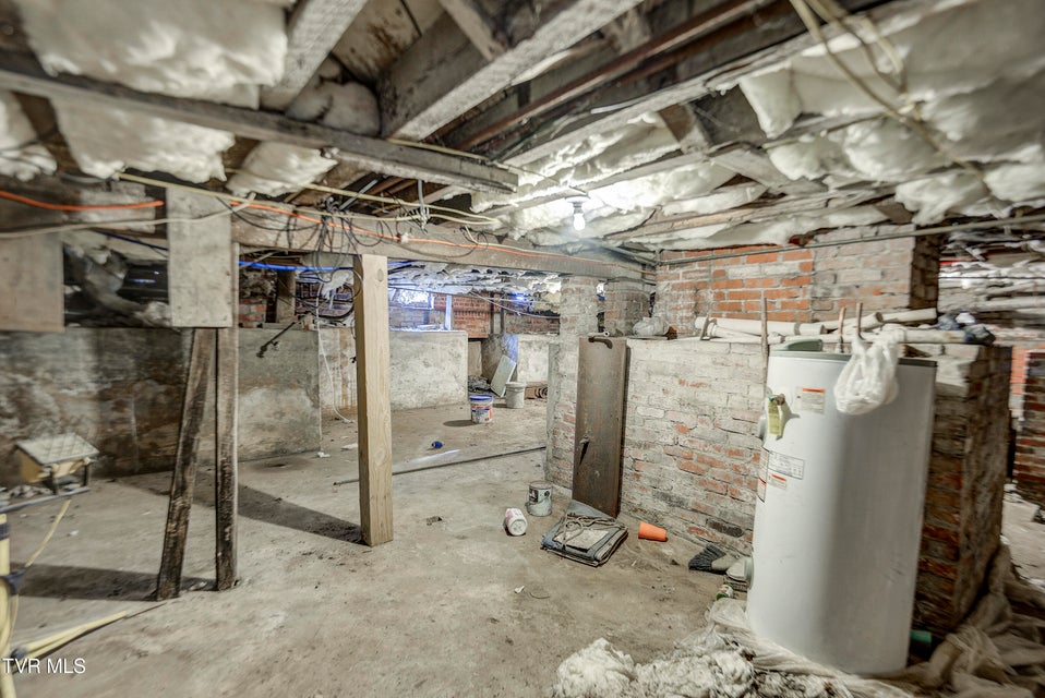 Photo #34: 124 Elm Avenue