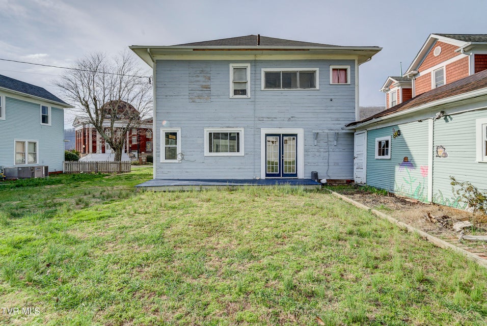 Photo #37: 124 Elm Avenue