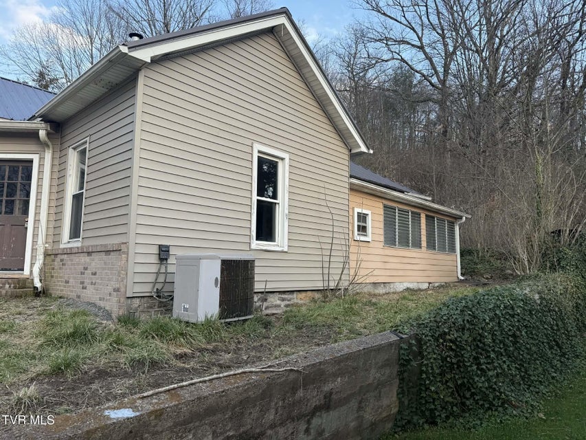 Photo #19: 620 Gilley Avenue