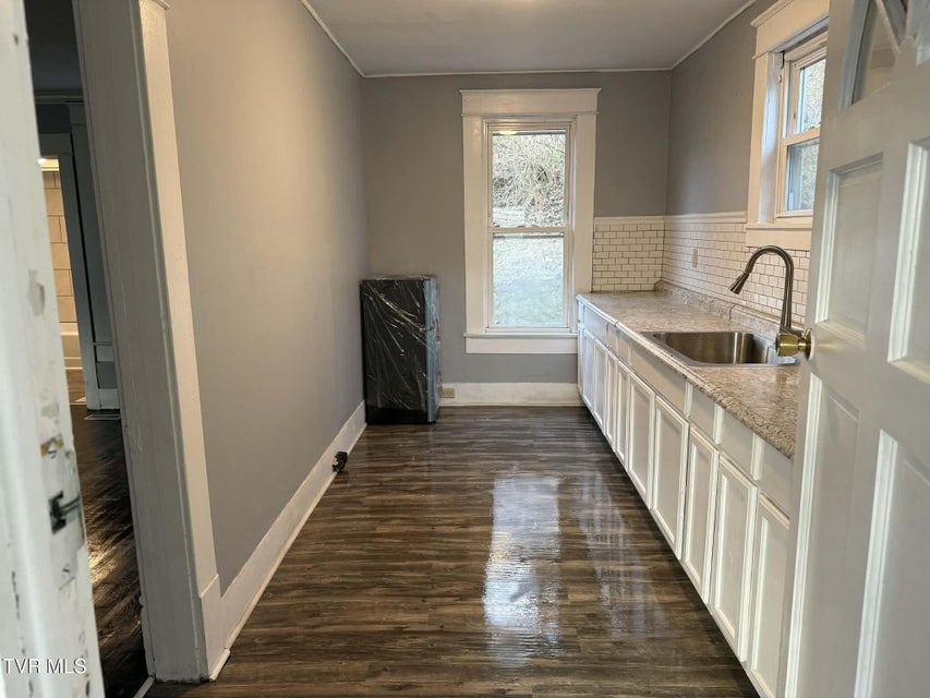 Photo #18: 620 Gilley Avenue