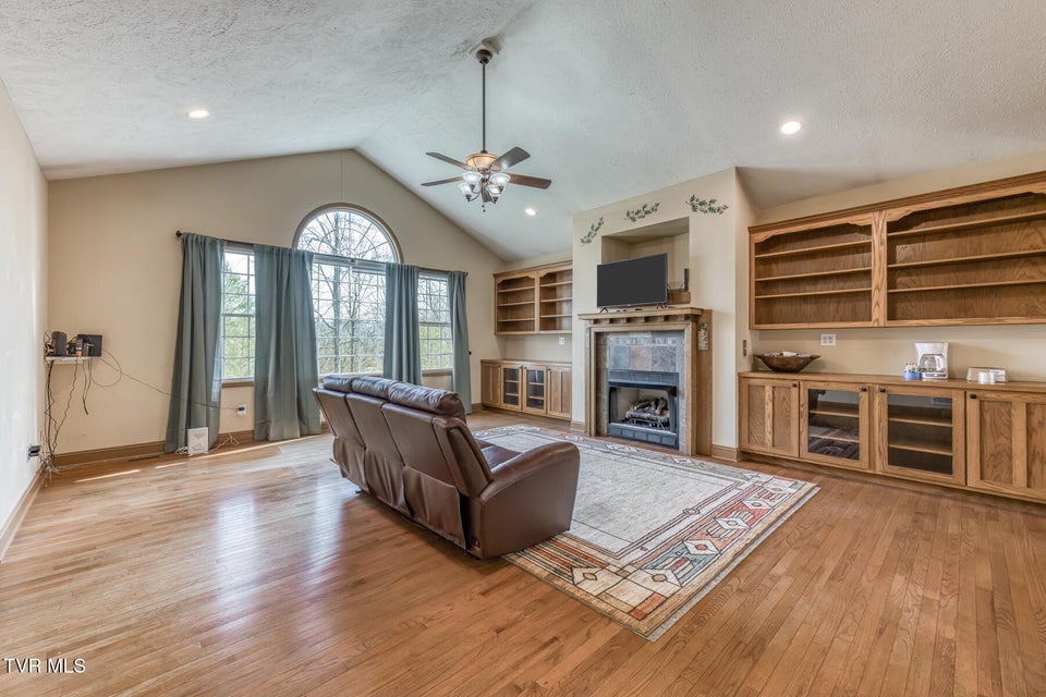 Photo #7: 107 Asher Court