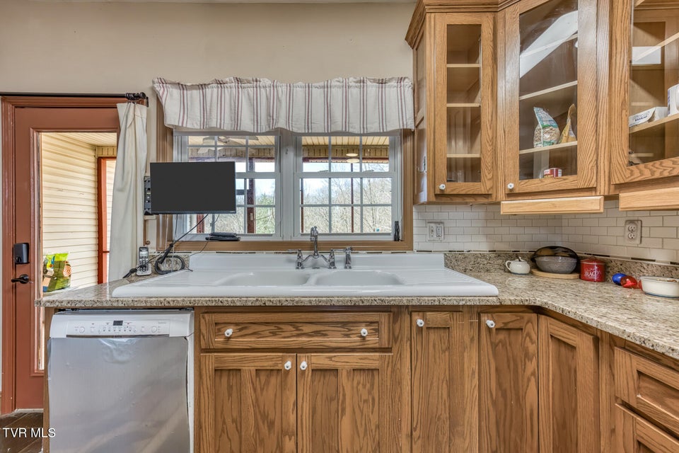 Photo #17: 107 Asher Court