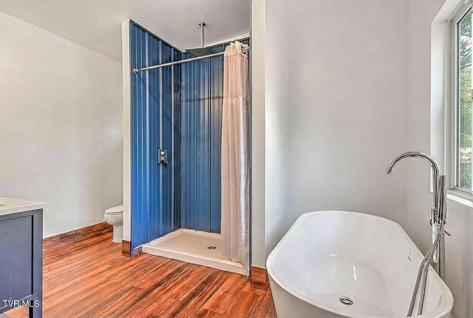 Photo #33: 3 Overlook Court