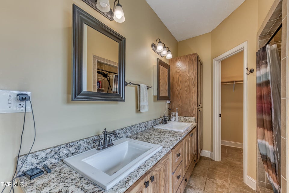 Photo #33: 107 Asher Court