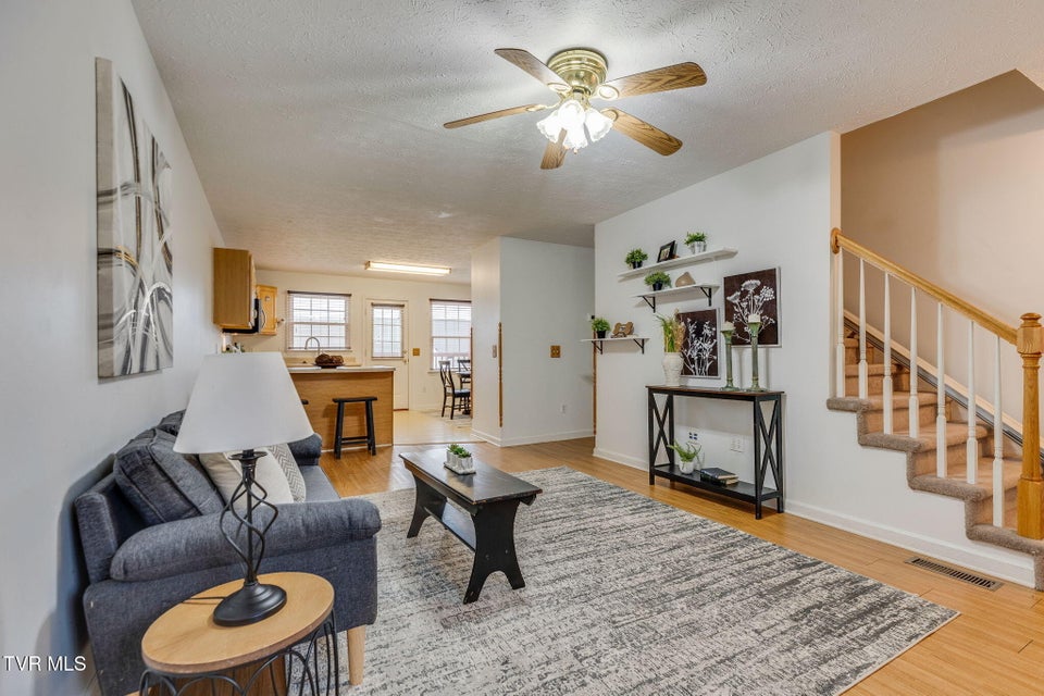 Photo #3: 659 Beaverview Drive