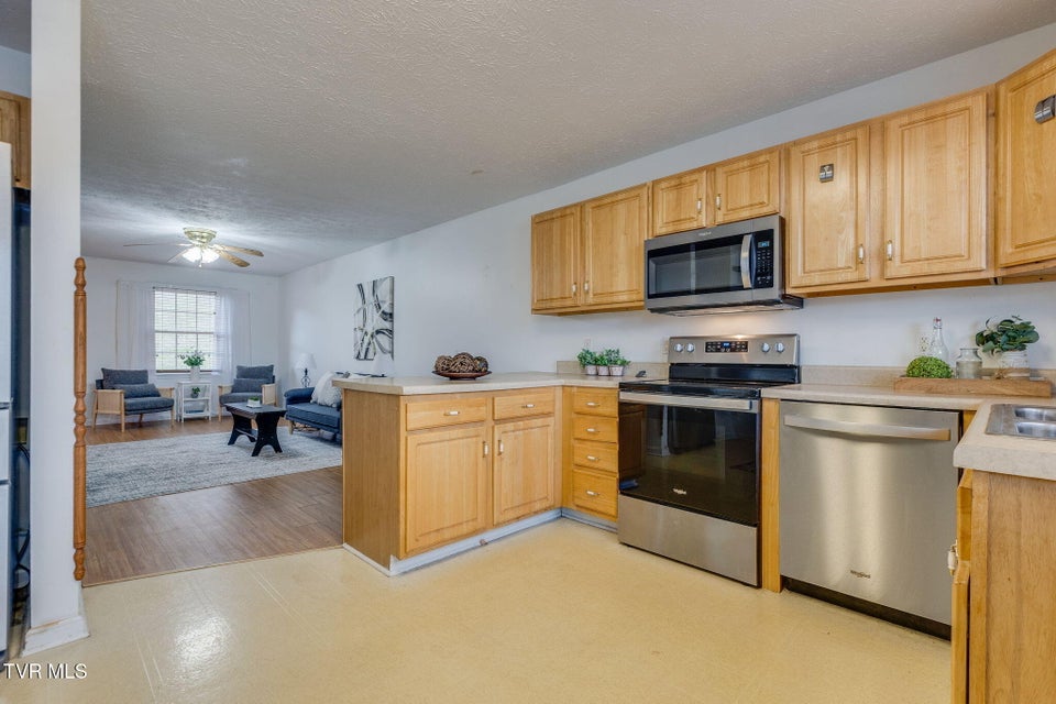 Photo #6: 659 Beaverview Drive