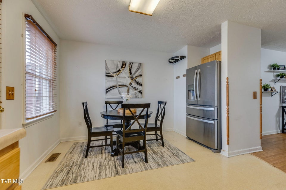 Photo #8: 659 Beaverview Drive