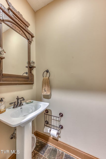 Photo #35: 107 Asher Court